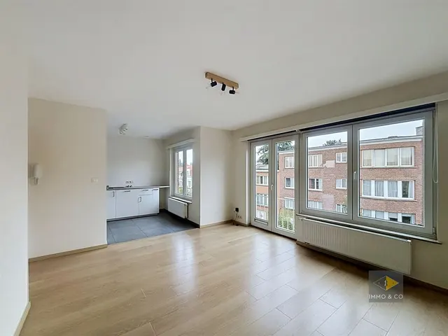 Appartement te huur in Auderghem – 1/8