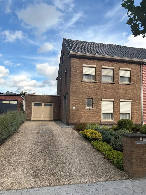 Huis te koop in De Klinge – 1/10