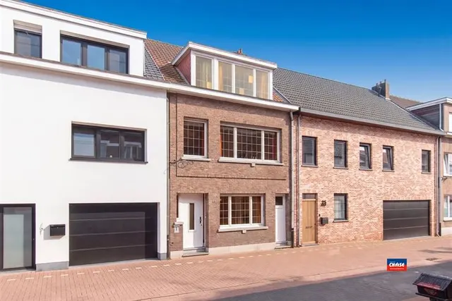 Huis te koop in Hemiksem – 1/10