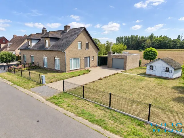 Huis te koop in Oosteeklo – 1/10