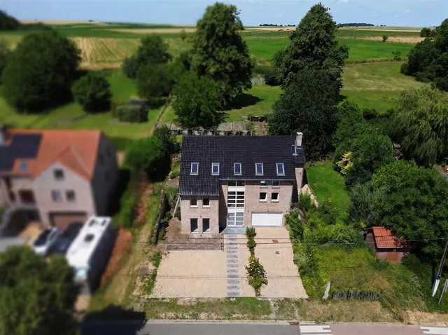Villa te koop in Mélin – 1/10