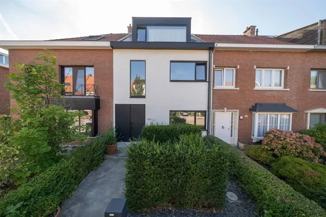 Huis te koop in Edegem – 1/10