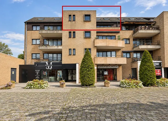 Appartement pal in het centrum te koop in Kermt – 1/10
