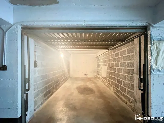 Gesloten Garagebox te koop in Etterbeek – 1/9