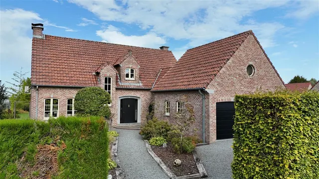 Huis te koop in Ellezelles – 1/10