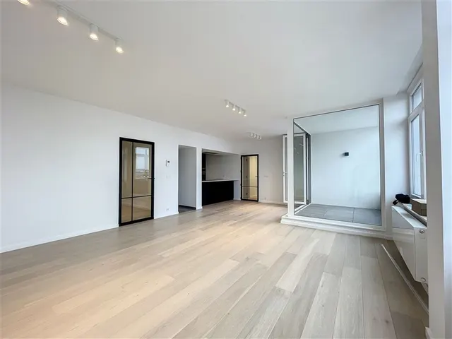 Appartement te huur in Schaerbeek – 1/10