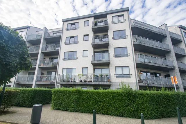 Gesloten Garagebox te huur in Auderghem – 1/3