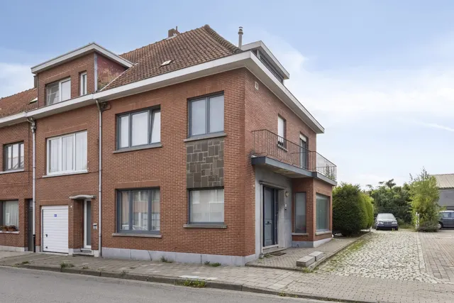 Huis te koop in Zwijndrecht – 1/10