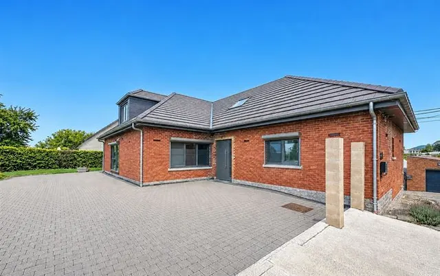 Villa for sale in Maurage – 1/10