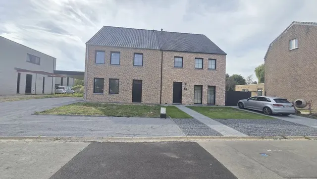 Huis te koop in Genk – 1/10