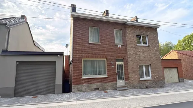 Maison à vendre à Roux – 1/10