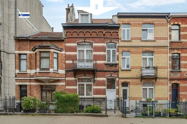 Huis te koop in Etterbeek – 1/10