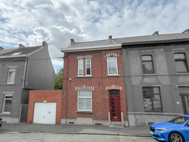 Huis te koop in Trazegnies – 1/10