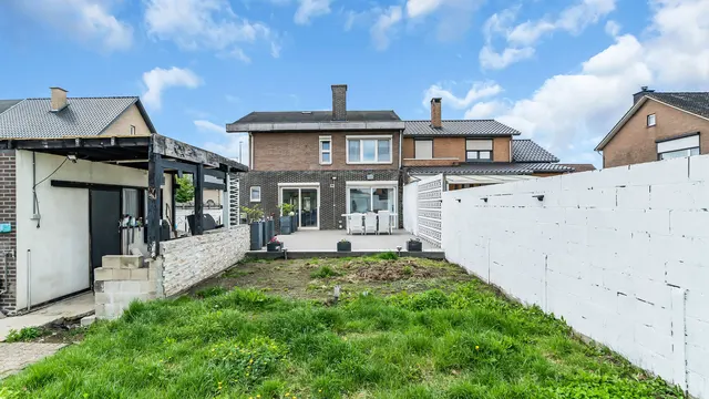 Huis te koop in Maasmechelen – 1/10
