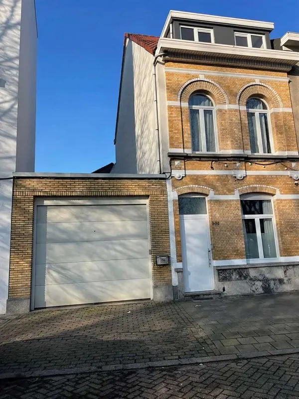 Huis te koop in Berchem – 1/10
