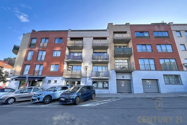 Appartement te koop in Schaerbeek – 1/8