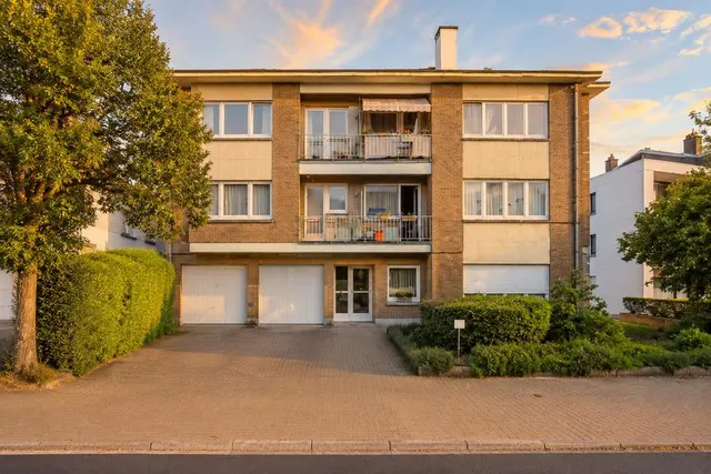 Appartement te koop in Jette – 1/10