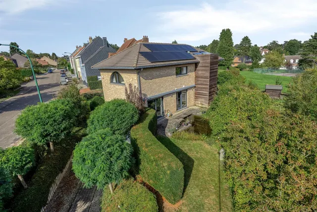 Villa for sale in Rhode-Saint-Genese – 1/10