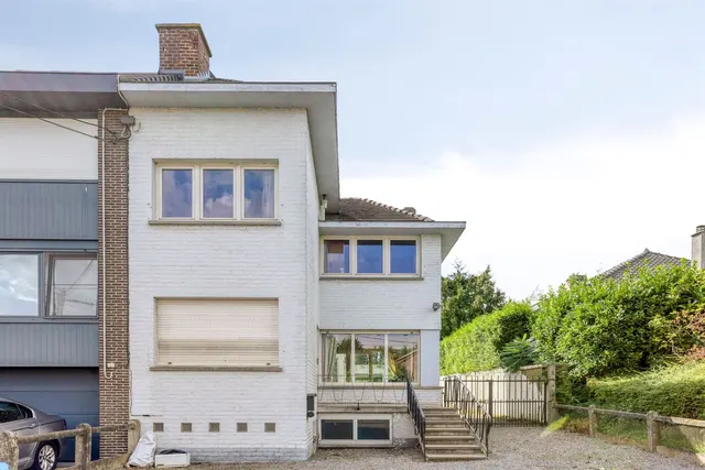 House for sale in Halle – 1/10
