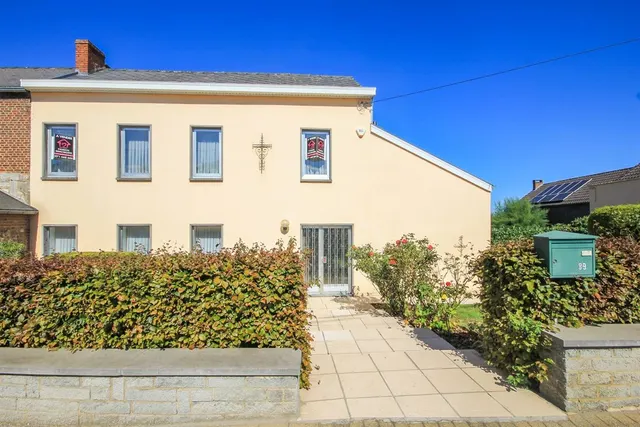 Villa à vendre à Mont-Sur-Marchienne – 1/10