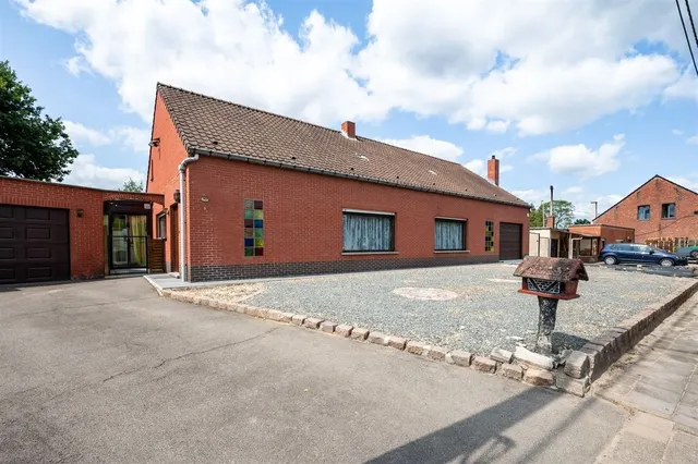 Huis te koop in Beerzel – 1/10