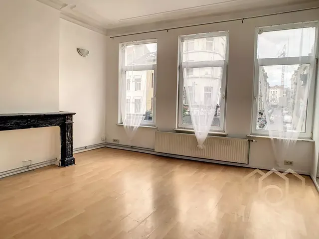 Appartement à louer à Saint-Gilles – 1/7
