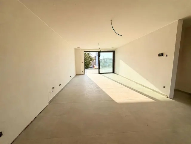 Appartement te koop in Maaseik – 1/10