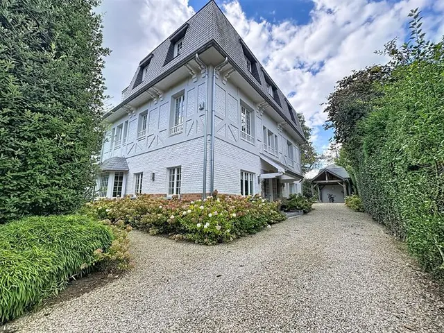 Huis te huur in Woluwe-Saint-Pierre – 1/10