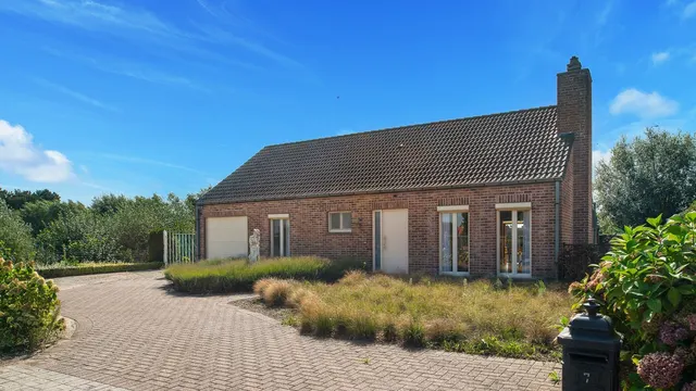 Villa te koop in Sijsele – 1/10