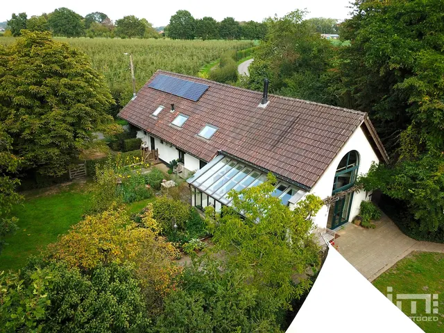Villa-landhuis te koop in Wellen – 1/10