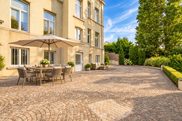 Herenhuis te koop in Halle Lembeek – 1/10