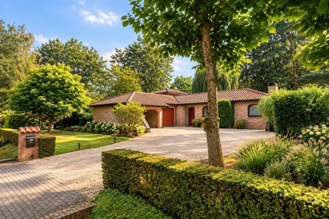 Huis te koop in Oud-Turnhout – 1/3