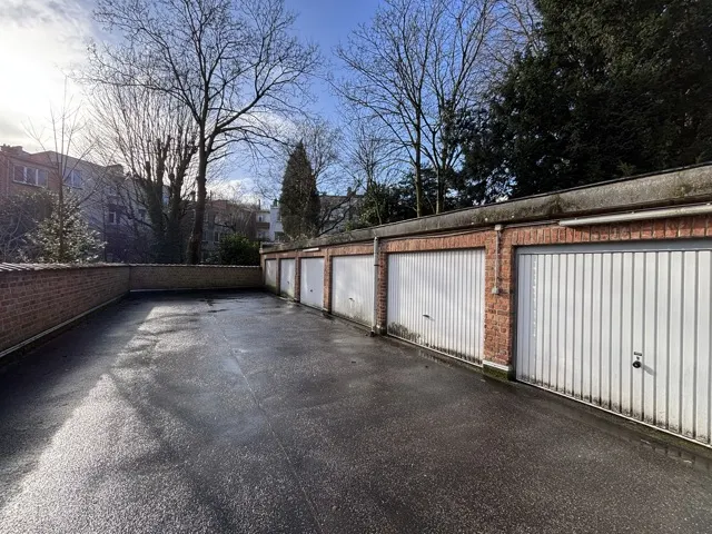 Gesloten Garagebox à vendre à Laeken – 1/8
