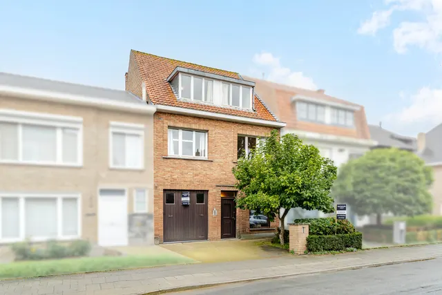 Huis te koop in Sint-Kruis – 1/10
