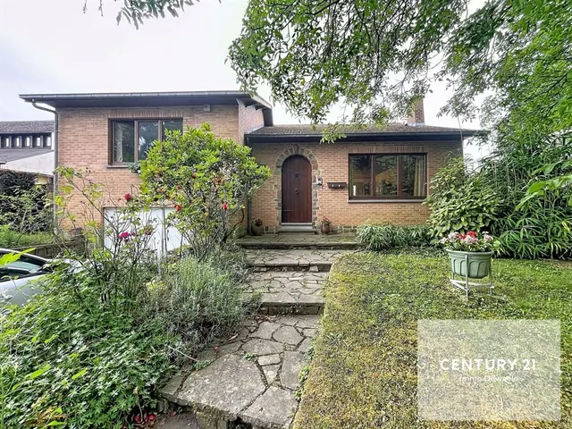 Villa te koop in Rhode-Saint-Genèse – 1/10