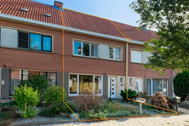 Huis te koop in Hoevenen – 1/10
