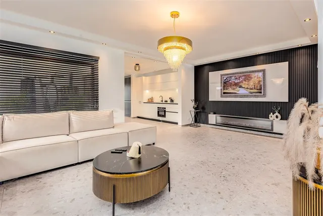 Huis te koop in Malle – 1/10