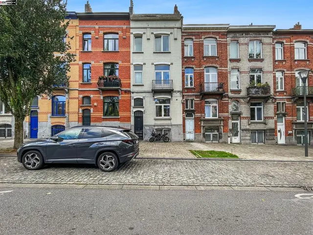 Appartement te huur in Schaerbeek – 1/7