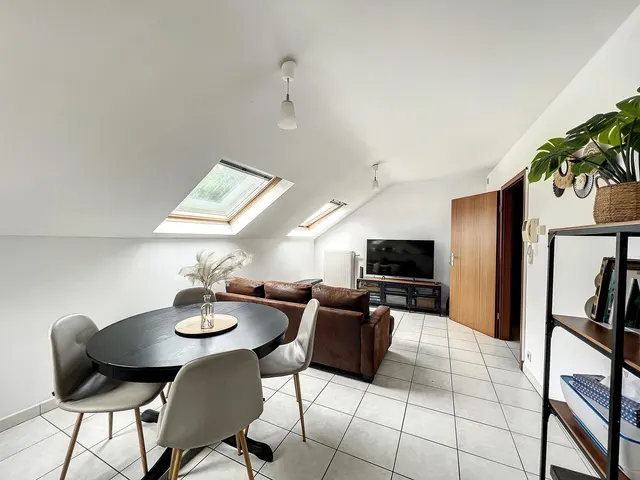 Appartement te huur in Charleroi Gilly – 1/9