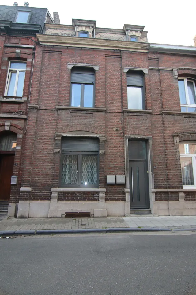 House for sale in Châtelet – 1/10