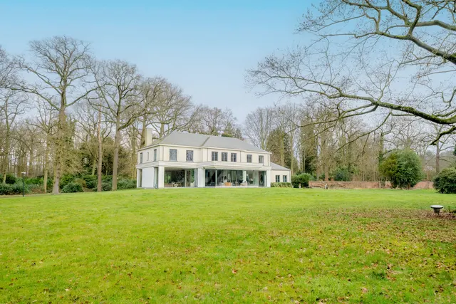 Villa à vendre à Brasschaat – 1/10