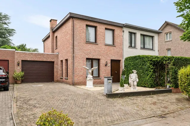House for sale in Brasschaat – 1/10