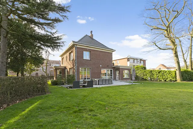 Villa te koop in Hemiksem – 1/10