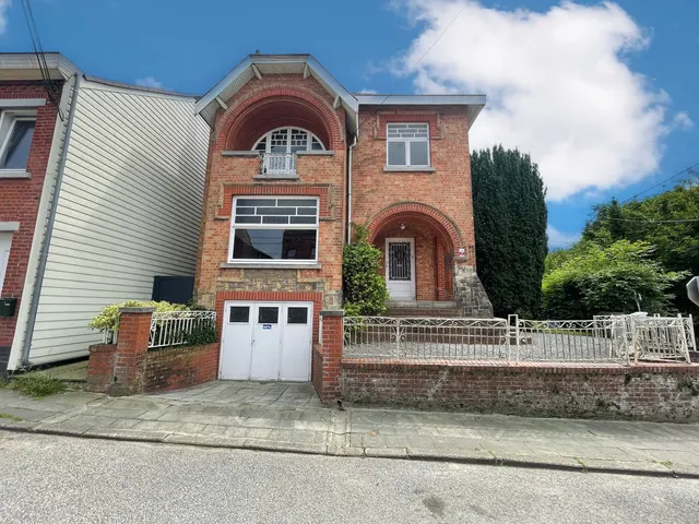 House for sale in Genepiën – 1/9