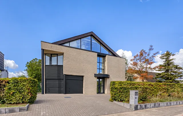 Huis te koop in Ranst – 1/10