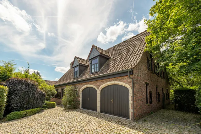 Huis te koop in Kontich – 1/10