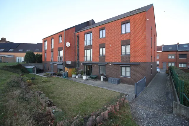 Duplex à vendre à Gilly – 1/9