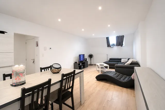 Appartement te koop in Fontaine-l'Évêque – 1/9
