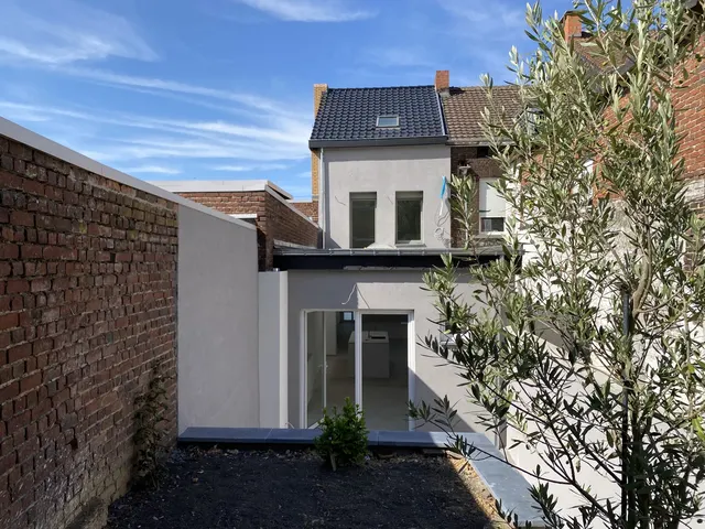 Huis te koop in Charleroi Couillet – 1/9