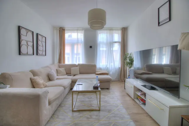 Appartement te koop in Schaerbeek – 1/7